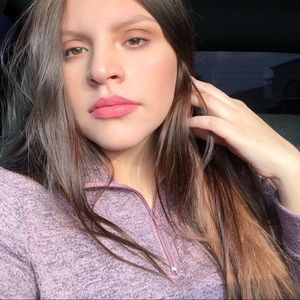 Meet your Posher, Liz